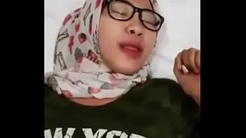 Tudung cumshot muka