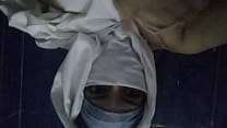 Arabian hijabi mommy squirts cunt on cam